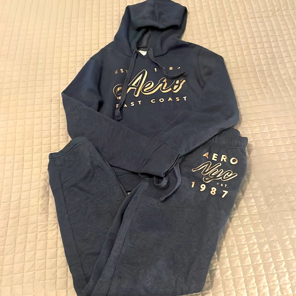 Aeropostale sweat suit